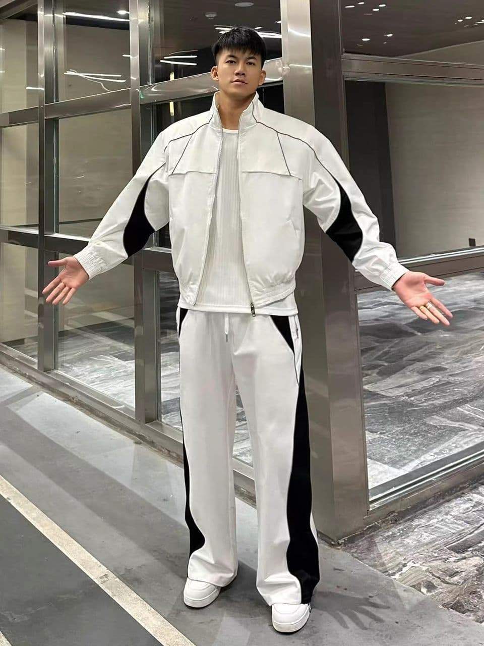 Modern Streetwear Tracksuit Set